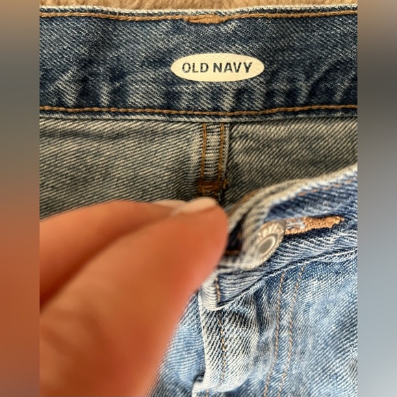 Cutoffs Shorts Long Denim Old Navy High Waist Distressed Raw Hem 3” Length SZ: 6 - Picture 3 of 7